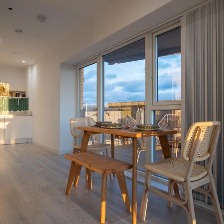 Sunset Retreat: Steps From Heathrow/Twickenham Apartment Hounslow Exterior photo